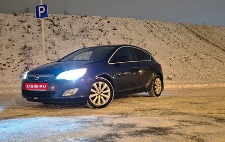 Opel Astra J, 2011 год, 630 000 рублей, 3 фотография