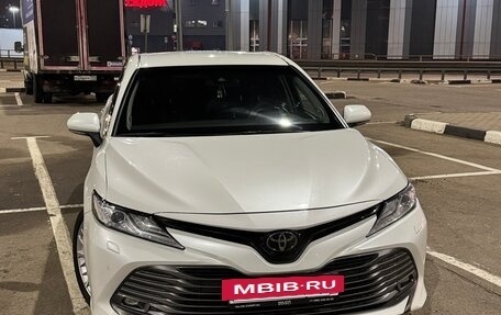 Toyota Camry, 2021 год, 3 510 000 рублей, 4 фотография