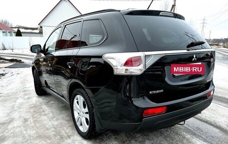 Mitsubishi Outlander III рестайлинг 3, 2014 год, 1 650 000 рублей, 5 фотография