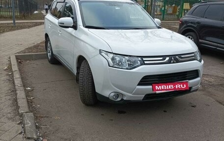 Mitsubishi Outlander III рестайлинг 3, 2012 год, 1 240 000 рублей, 3 фотография