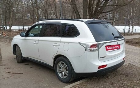 Mitsubishi Outlander III рестайлинг 3, 2012 год, 1 240 000 рублей, 5 фотография