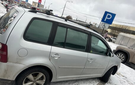 Volkswagen Touran III, 2008 год, 600 000 рублей, 2 фотография