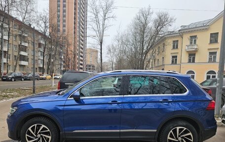 Volkswagen Tiguan II, 2018 год, 2 850 000 рублей, 1 фотография