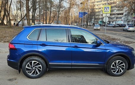 Volkswagen Tiguan II, 2018 год, 2 850 000 рублей, 4 фотография