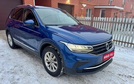 Volkswagen Tiguan II, 2021 год, 3 349 000 рублей, 1 фотография