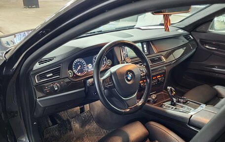 BMW 7 серия, 2015 год, 2 300 000 рублей, 17 фотография