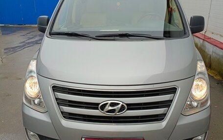 Hyundai H-1 II рестайлинг, 2016 год, 2 500 000 рублей, 1 фотография