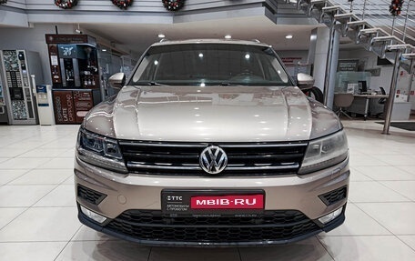 Volkswagen Tiguan II, 2017 год, 1 990 000 рублей, 2 фотография