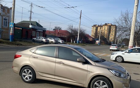 Hyundai Solaris II рестайлинг, 2012 год, 1 100 000 рублей, 4 фотография