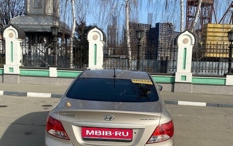 Hyundai Solaris II рестайлинг, 2012 год, 1 100 000 рублей, 2 фотография