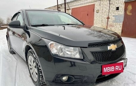 Chevrolet Cruze II, 2010 год, 660 000 рублей, 3 фотография