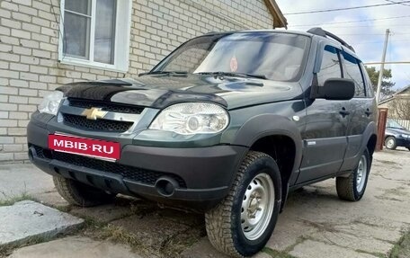 Chevrolet Niva I рестайлинг, 2011 год, 570 000 рублей, 4 фотография