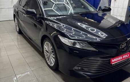 Toyota Camry, 2019 год, 3 200 000 рублей, 13 фотография