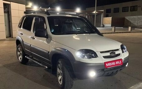 Chevrolet Niva I рестайлинг, 2016 год, 890 000 рублей, 6 фотография