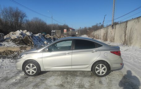 Hyundai Solaris II рестайлинг, 2011 год, 550 000 рублей, 3 фотография