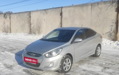 Hyundai Solaris II рестайлинг, 2011 год, 550 000 рублей, 12 фотография