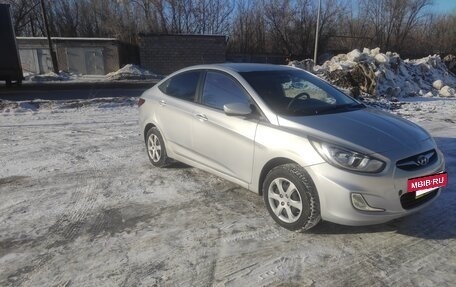 Hyundai Solaris II рестайлинг, 2011 год, 550 000 рублей, 6 фотография