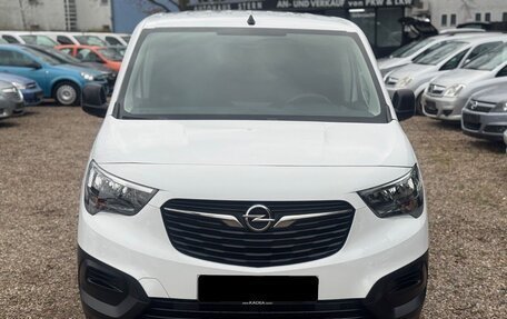 Opel Combo E, 2021 год, 1 650 000 рублей, 2 фотография