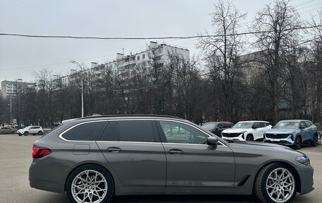 BMW 5 серия, 2021 год, 5 950 000 рублей, 2 фотография