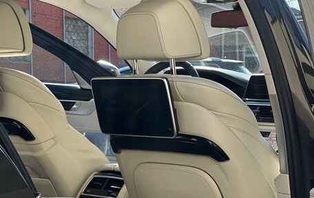 BMW 7 серия, 2019 год, 7 000 000 рублей, 6 фотография