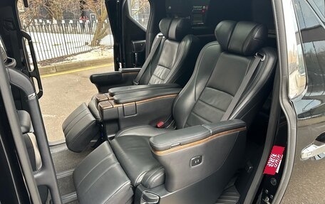 Toyota Alphard III, 2017 год, 4 350 000 рублей, 17 фотография