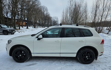 Volkswagen Touareg III, 2011 год, 1 900 000 рублей, 2 фотография