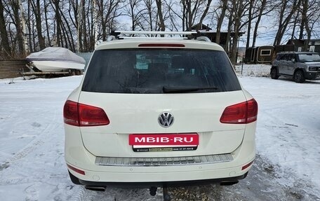 Volkswagen Touareg III, 2011 год, 1 900 000 рублей, 3 фотография