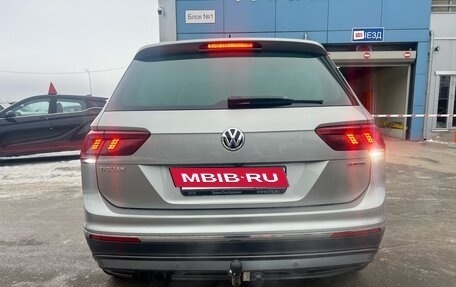 Volkswagen Tiguan II, 2018 год, 2 690 000 рублей, 3 фотография