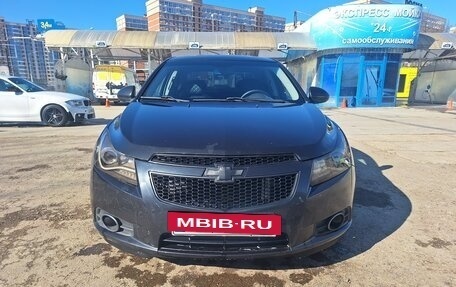 Chevrolet Cruze II, 2010 год, 700 000 рублей, 7 фотография