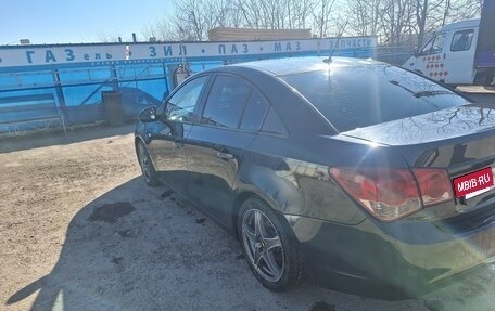 Chevrolet Cruze II, 2010 год, 700 000 рублей, 4 фотография