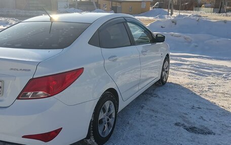 Hyundai Solaris II рестайлинг, 2015 год, 900 000 рублей, 1 фотография