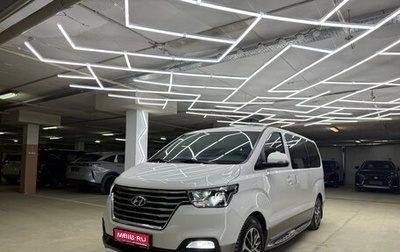 Hyundai Grand Starex Grand Starex I рестайлинг 2, 2019 год, 3 750 000 рублей, 1 фотография