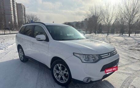 Mitsubishi Outlander III рестайлинг 3, 2013 год, 1 500 000 рублей, 7 фотография