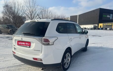 Mitsubishi Outlander III рестайлинг 3, 2013 год, 1 500 000 рублей, 5 фотография