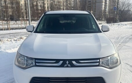 Mitsubishi Outlander III рестайлинг 3, 2013 год, 1 500 000 рублей, 8 фотография