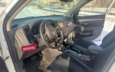 Mitsubishi Outlander III рестайлинг 3, 2013 год, 1 500 000 рублей, 10 фотография