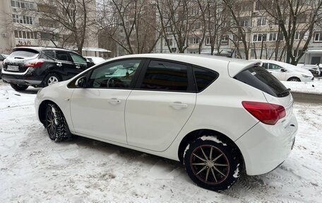 Opel Astra J, 2011 год, 650 000 рублей, 3 фотография