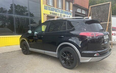 Toyota RAV4, 2017 год, 2 800 000 рублей, 18 фотография