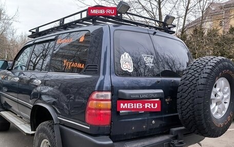 Toyota Land Cruiser 100 рестайлинг 2, 2000 год, 3 300 000 рублей, 3 фотография