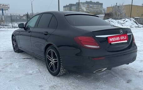 Mercedes-Benz E-Класс, 2017 год, 3 590 000 рублей, 4 фотография