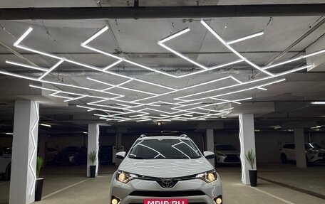 Toyota RAV4, 2015 год, 2 550 000 рублей, 8 фотография