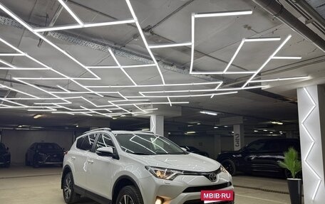 Toyota RAV4, 2015 год, 2 550 000 рублей, 7 фотография