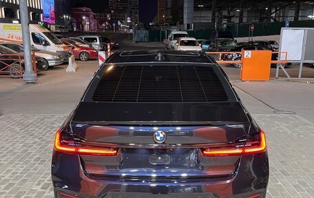 BMW 7 серия, 2016 год, 3 700 000 рублей, 18 фотография