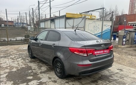 KIA Rio III рестайлинг, 2016 год, 1 000 000 рублей, 3 фотография