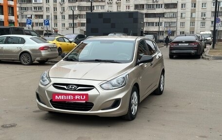 Hyundai Solaris II рестайлинг, 2014 год, 760 000 рублей, 3 фотография