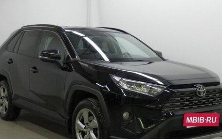 Toyota RAV4, 2021 год, 3 550 000 рублей, 3 фотография