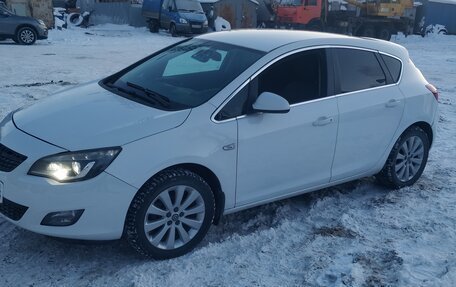 Opel Astra J, 2011 год, 580 000 рублей, 1 фотография