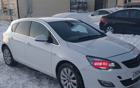 Opel Astra J, 2011 год, 580 000 рублей, 2 фотография