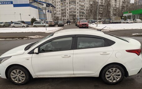 Hyundai Solaris II рестайлинг, 2017 год, 750 000 рублей, 3 фотография