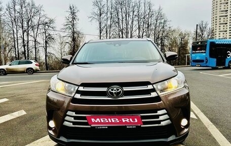 Toyota Highlander III, 2018 год, 4 220 000 рублей, 16 фотография